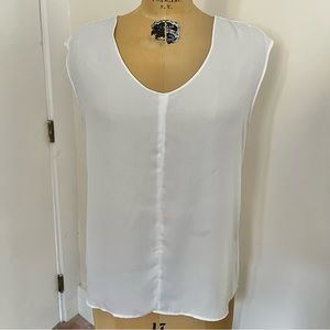 Shinestar Sleeveless Hi-Low Scoop Neck Top